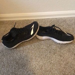 Brooks pure flow 5 size 8